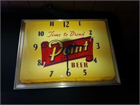 Point Beer Lighted Clock Sign