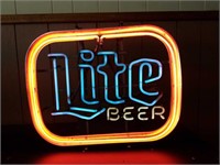 Lite beer neon sign