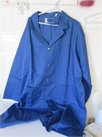 NEW SHOP COAT SIZE 2XL