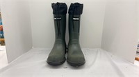 Size 7 Baffin insulated rubber boots