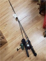 4 Fishing Rods & 3 Reels