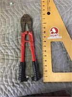 Bolt cutter