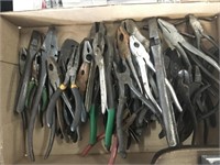 Assorted pliers (38 total)