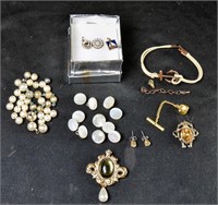 VINTAGE JEWELLERY Jewelry Pieces