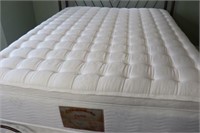 Queen Dreameasy Paris Mattress & Box Spring