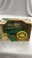 John Deere model A tractor 1/16 box 538-10Do