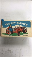 AC D19 1/16 toy farmer box 2220