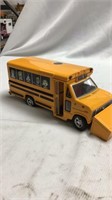 Model school bus metal 1/24