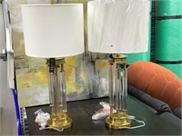 CRYSTAL AND BRASS FINISH TABLE LAMP WITH WHITE LAM