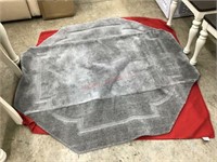 LIGHT GREY 5 X 5 THROW RUG