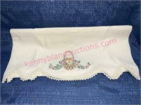 Pair of nice old embroidery pillow cases (flowers