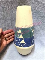 Signed Southwest Indian pottery 10in vase