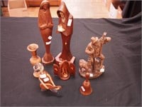 Collection of wooden items: triptych manger