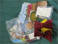 Doll house rugs, curtains & bag of accessories