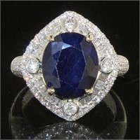 14kt Gold 5.93 ct Oval Sapphire & Diamond Ring