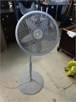 Lasko adjustable oscillating fan
