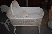 bassinet with wheels
