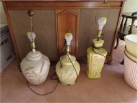 3 VINTAGE TABLE LAMPS WITH SHADES