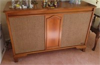 VINTAGE FISHER CONSOLE STEREO UNIT