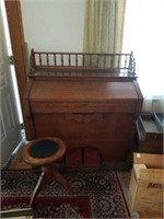 Bruning & Bongardt pump organ with key and stool