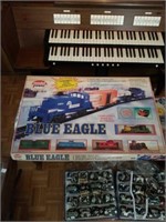 Model power blue eagle electric train set. No