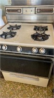 Vintage Montgomery Ward gas stove/working. Need