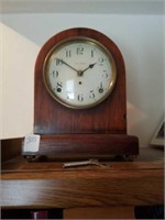 Seth Thomas mantle clock with key