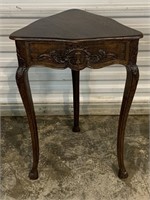 ANTIQUE TABLE