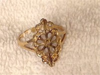 14K Gold Split Shank Floral Ring