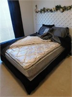 Queen size hollywood frame - Denver mattress