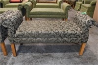 (1) Upholstered Bench