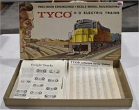 EMPTY BOX for a Tyco HO Train Set