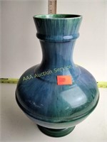 Haeger pottery vase