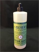 Mrs Meyers clean day dish soap