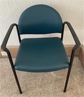Set of 4 stacking chairs