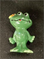 A frog knick knack