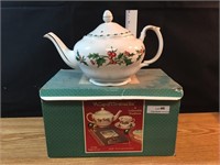 A Cup of Christmas Tea - Teapot with Box