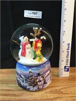 Holiday Musical Snowman Snowglobe