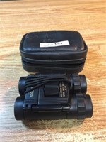 Simmons Model 1156 Binoculars with Case