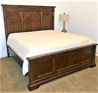 Pulaski Antiques Roadshow King Size Bed