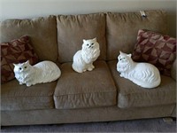 3 WHITE CATS