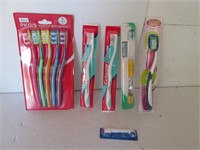 LOT NEW TOOTH BRUSHES