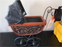 VINTAGE BABY CARRIAGE