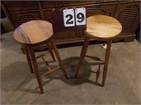 Pr Wooden stools