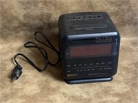 Vintage GPX AM/FM Clock Radio