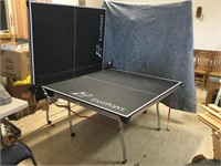 Folding Ping Pong Tabkle in Wheels *notes