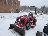 MASSEY FERGUSON 1526HYDROSTATIC WITH MFL90 LOADER