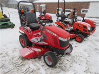 MASSEY FERGUSON GC1705 4 WD COMPACT TRACTOR