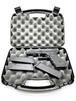 Glock 22, .40 S&W, (3) Glock Mags and Hard Case