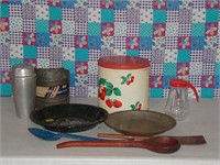 Tin ware & kitchen items